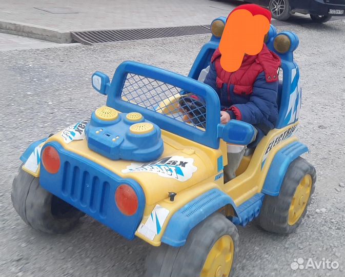 Детский электромобиль двухместный бу