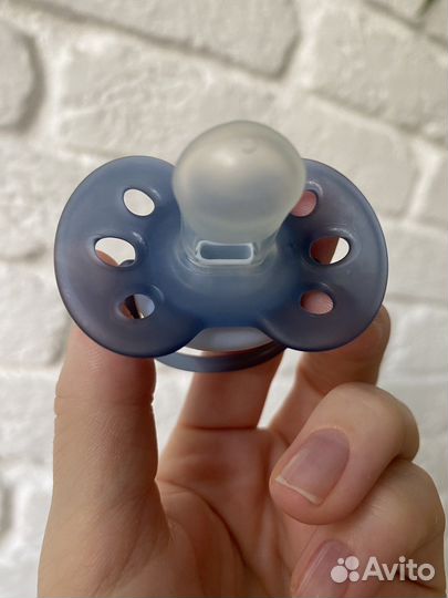 Соска-пустышка Avent 0-6 мес 2 шт новые