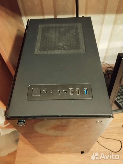 Корпус для пк с подсветкой и четырьмя кулерами