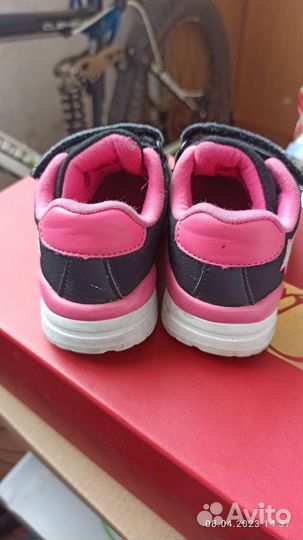 Кроссовки на девочку