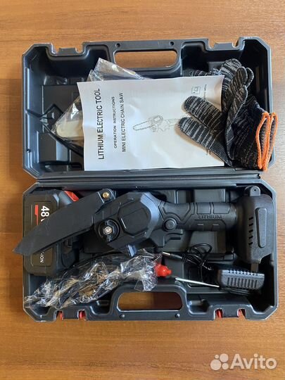 Сучкорез аккумуляторный, мини пила