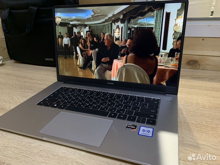 Huawei matebook d15 ryzen 7 5700u