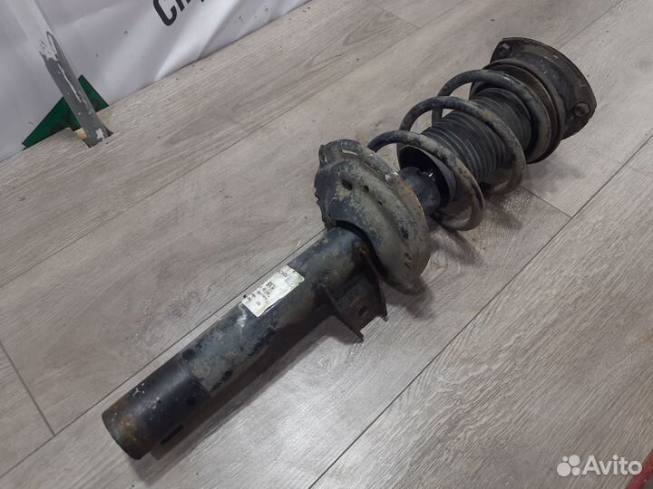 Передняя стойка в сборе для 1.4 Skoda Octavia A7