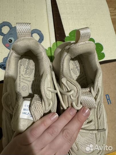 Кроссовки котофей 35