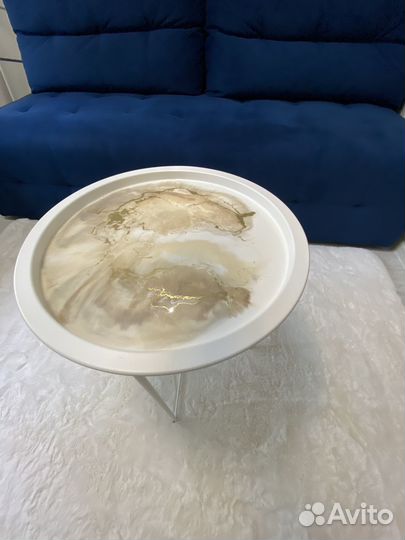 Журнальный столик с эпоксидной смолой