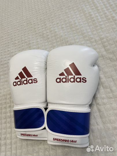Боксерские перчатки adidas