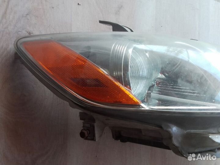 Фара правая Toyota Camry V40 ксенон