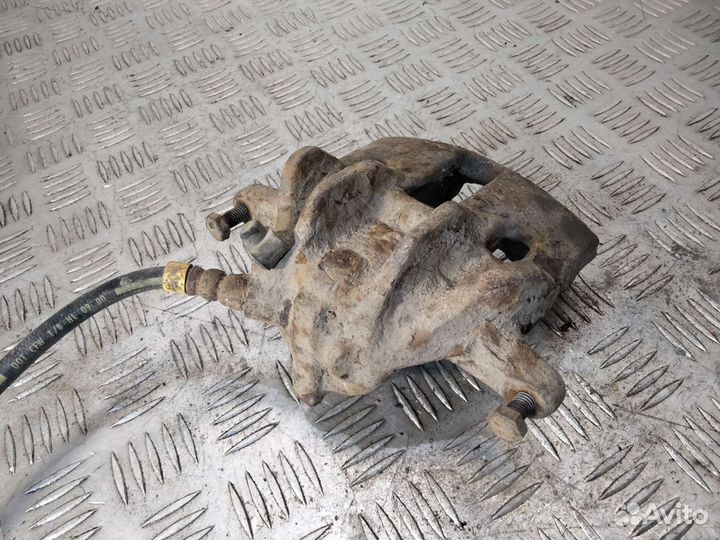 Суппорт левый Ситроен Берлинго