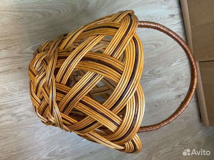 Корзина плетеная