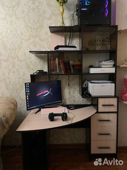 Компьютерный стол