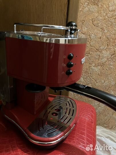 Кофеварка рожковая delonghi eco 310.r