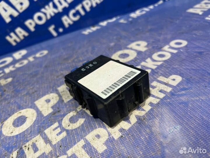 Блок управления раздаткой Toyota Camry 40 седан