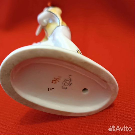 Статуэтка Китаянка с веером