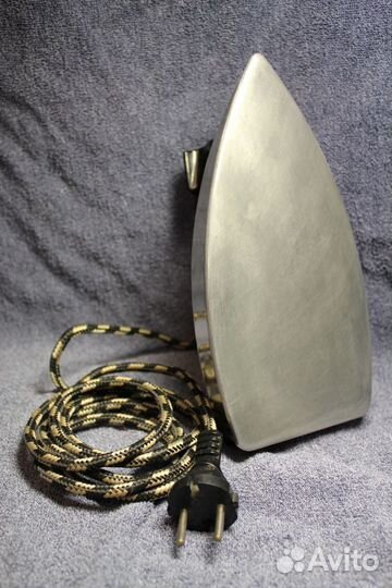 Утюг электрический Россия 1990-е