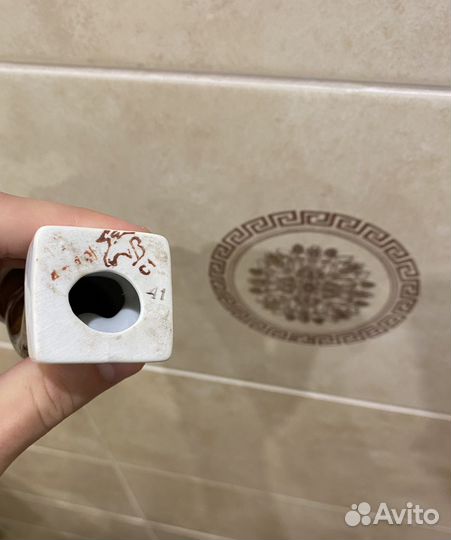 Фарфоровая статуэтка 