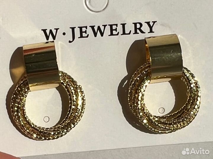 Стильные серьги