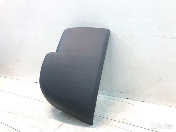 Клык заднего бампера задний правый Mercedes