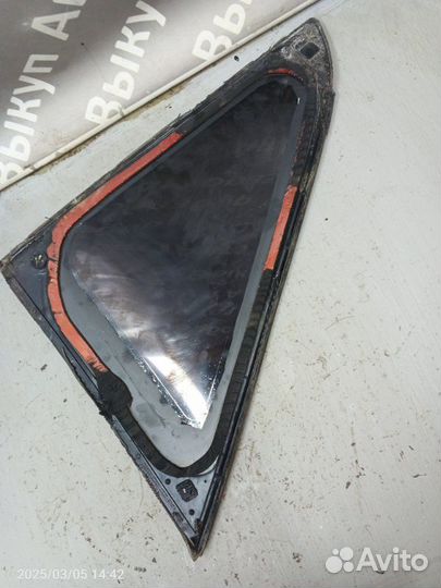 Форточка кузова задняя левая Renault Megane K4M