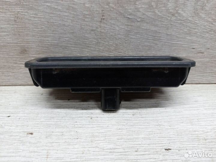 Кнопка открывания крышки багажника Ford