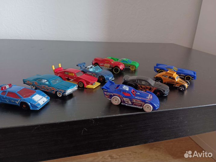 Модель автомобиля hot wheels