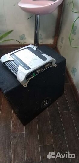 Сабвуфер JBL