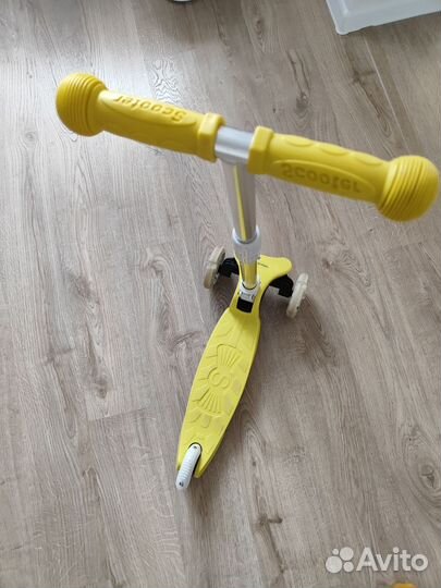 Самокат трехколесный