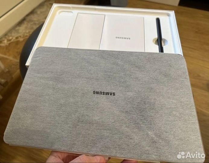 Samsung tab s8 256gb + чехол-клавиатура