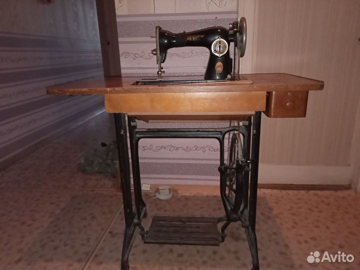 Швейная машина