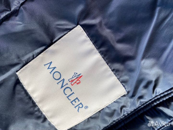 Куртка (тонкий пуховичок) moncler на 6-8 лет