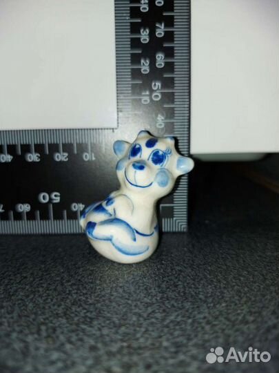 Статуэтка фарфор