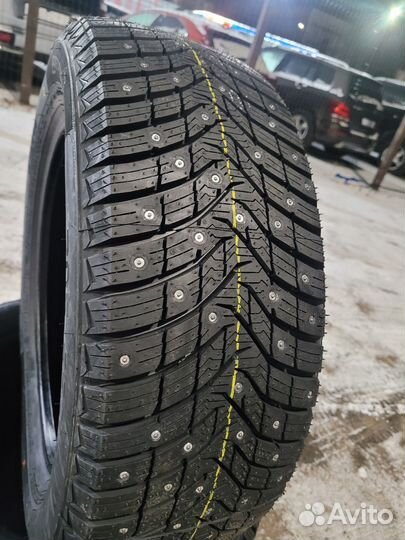 Armstrong Ski-Trac S 225/60 R17 103T