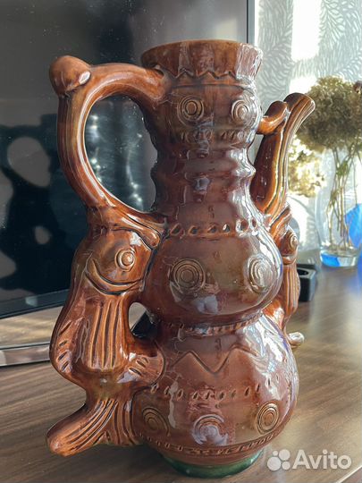 Глиняный кувшин