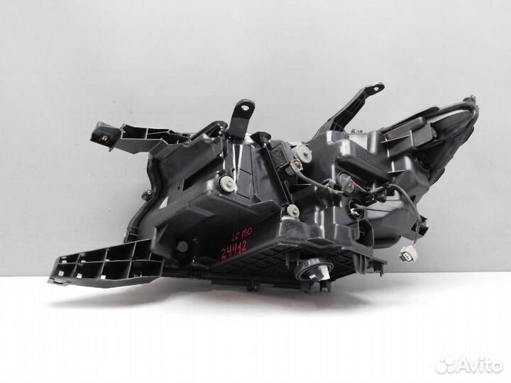 Фара правая Toyota Land Cruiser Prado