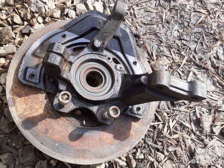 Кулак поворотный левый Опель