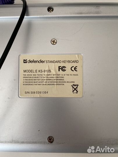 Монитор для компьютера и клавиатура