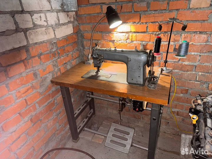 Швейная машинка по коже производственная
