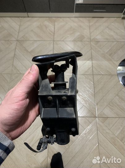 Форсунка омывателя фар левая mazda 3 bk седан