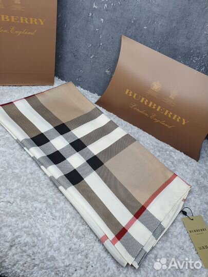 Шелковый платок Burberry бежевый