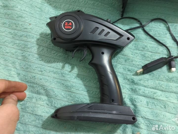 Катер на пульте управления