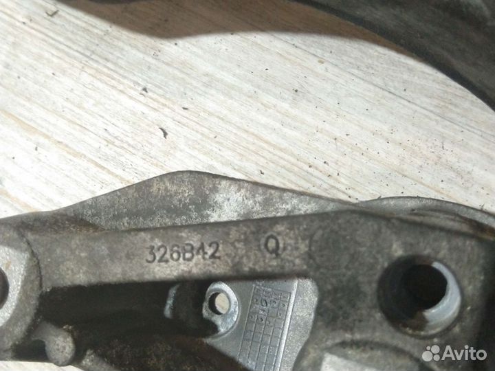 Кронштейн МКПП passat b6, golf 4, peugeot 207