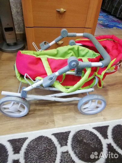 Игрушечная коляска для кукол