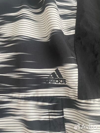 Продам легкую куртку, ветровку Adidas