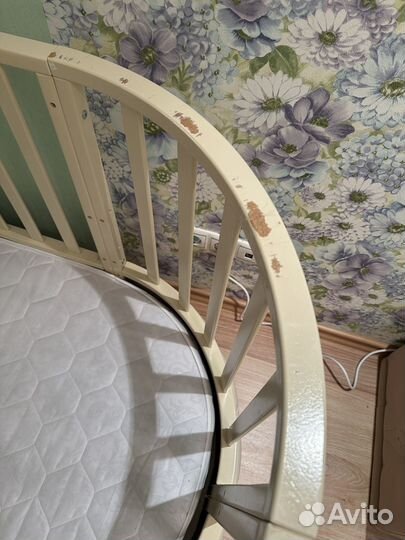 Детская кровать с маятником круглая