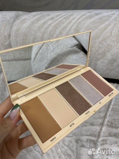 Палетки Revolution, пудра, блески