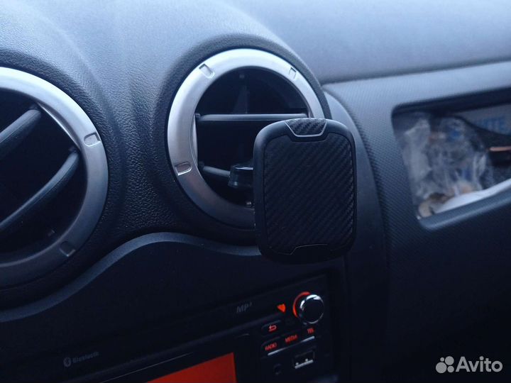 Магнитный держатель для телефона