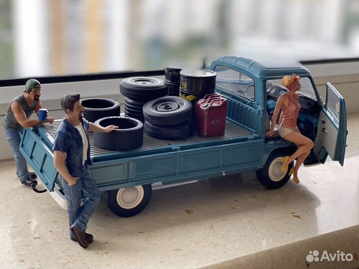 1/18 Schuco VW Transporter T2