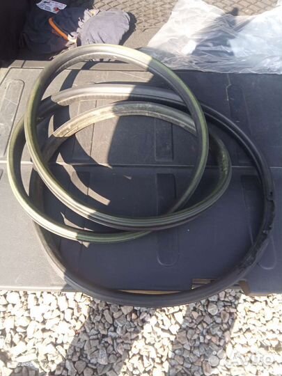 Уплотнитель проёма передних дверей Пежо 3008