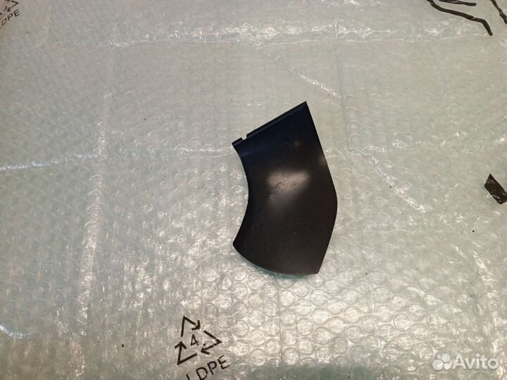 Крышка левого зеркала Toyota Land Cruiser 200