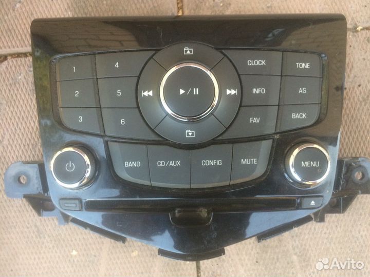 Панель магнитолы Шевроле Круз