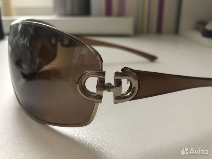 Солнечные очки женские